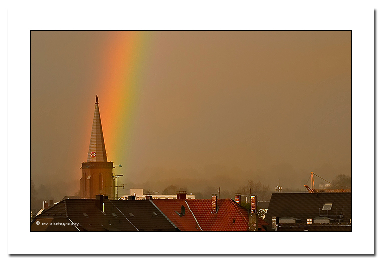 Regenbogen über Sankt Remigius - Leverkusen/Opladen